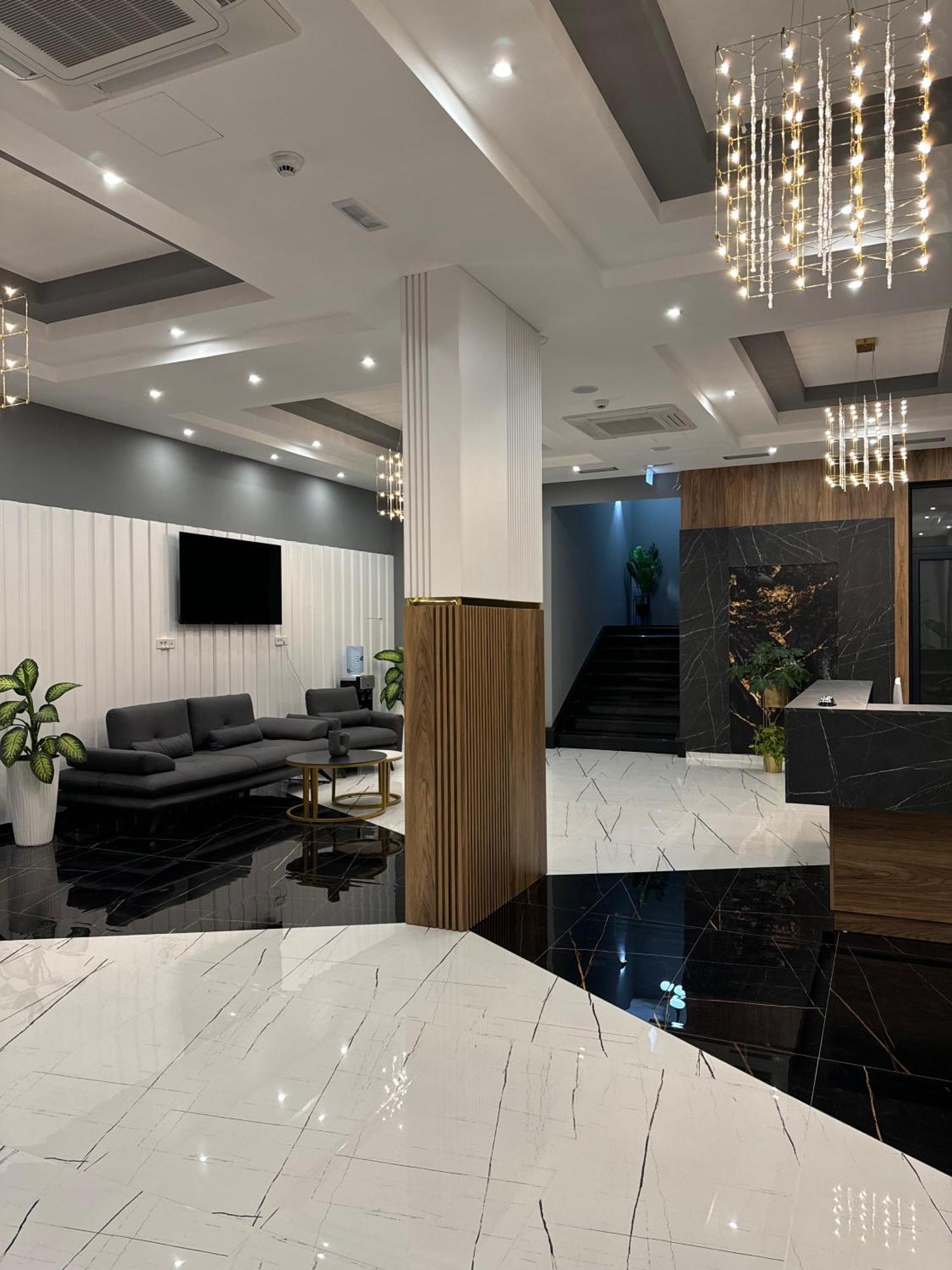 Hotel Maraj أولتْسي المظهر الخارجي الصورة